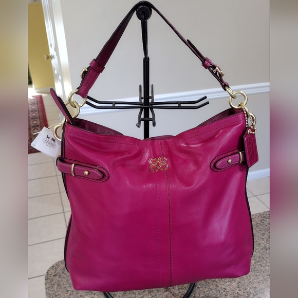 NWT  Coach Colette bag fuchsia color natural leather with Brass metal - Picture 1 of 17